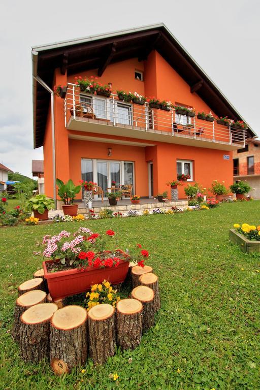 Vila Julija - Apartment & Rooms Otocac Exterior photo