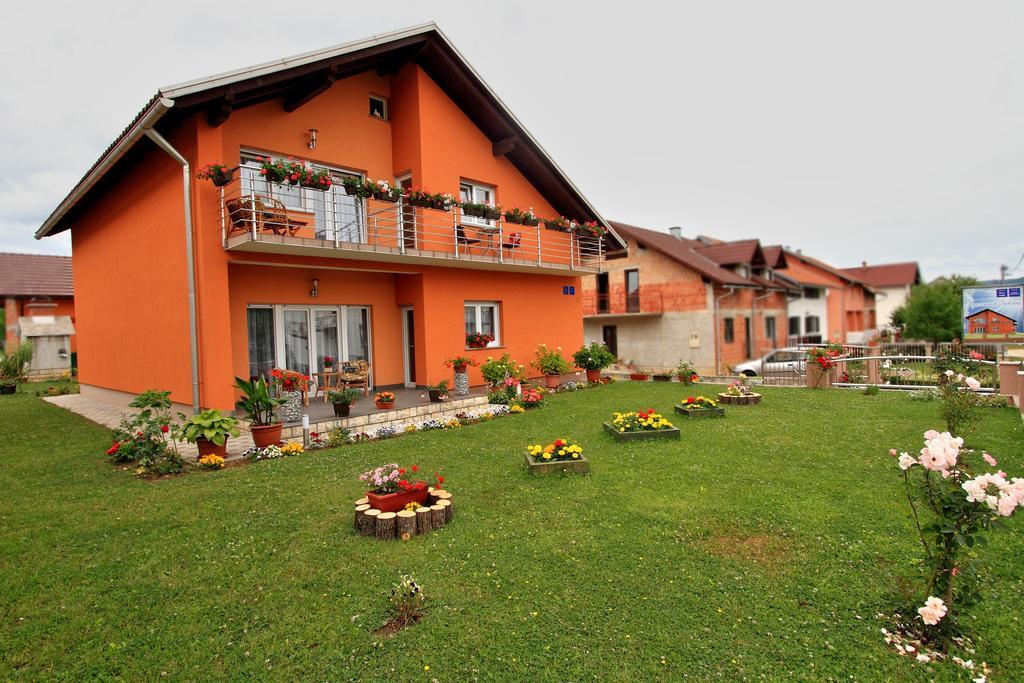 Vila Julija - Apartment & Rooms Otocac Exterior photo