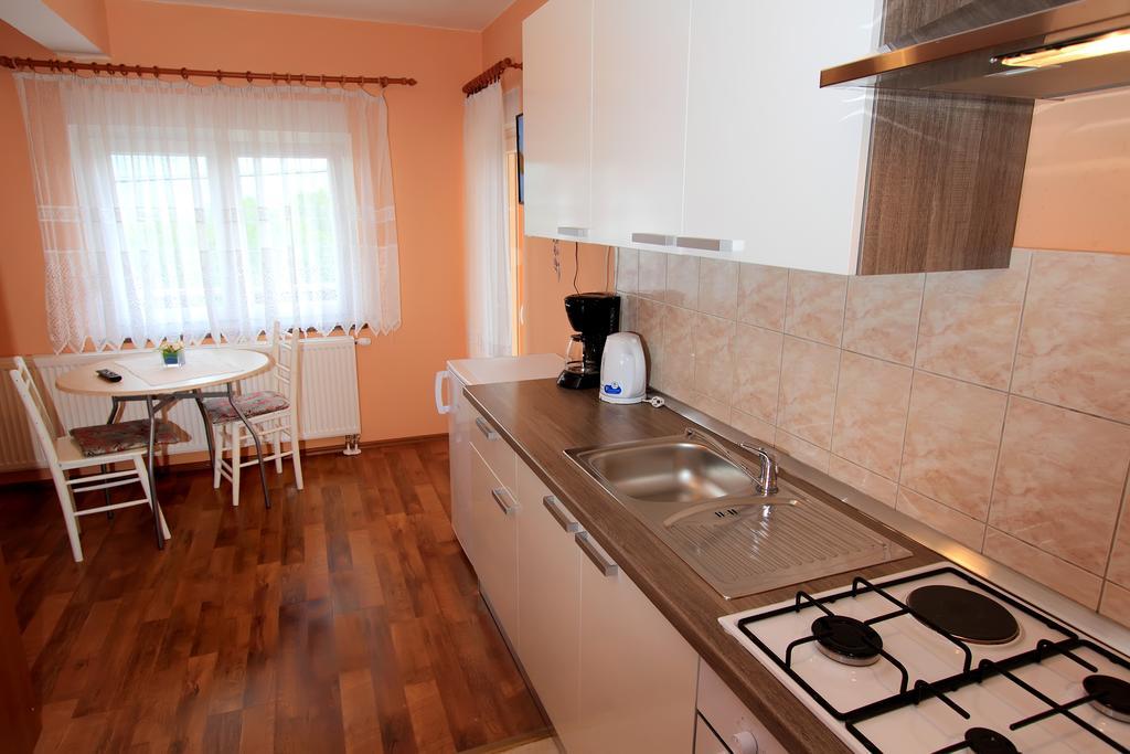 Vila Julija - Apartment & Rooms Otocac Exterior photo